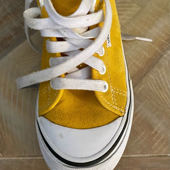 Vans. Goldens suede good condition - Picture 2 of 7